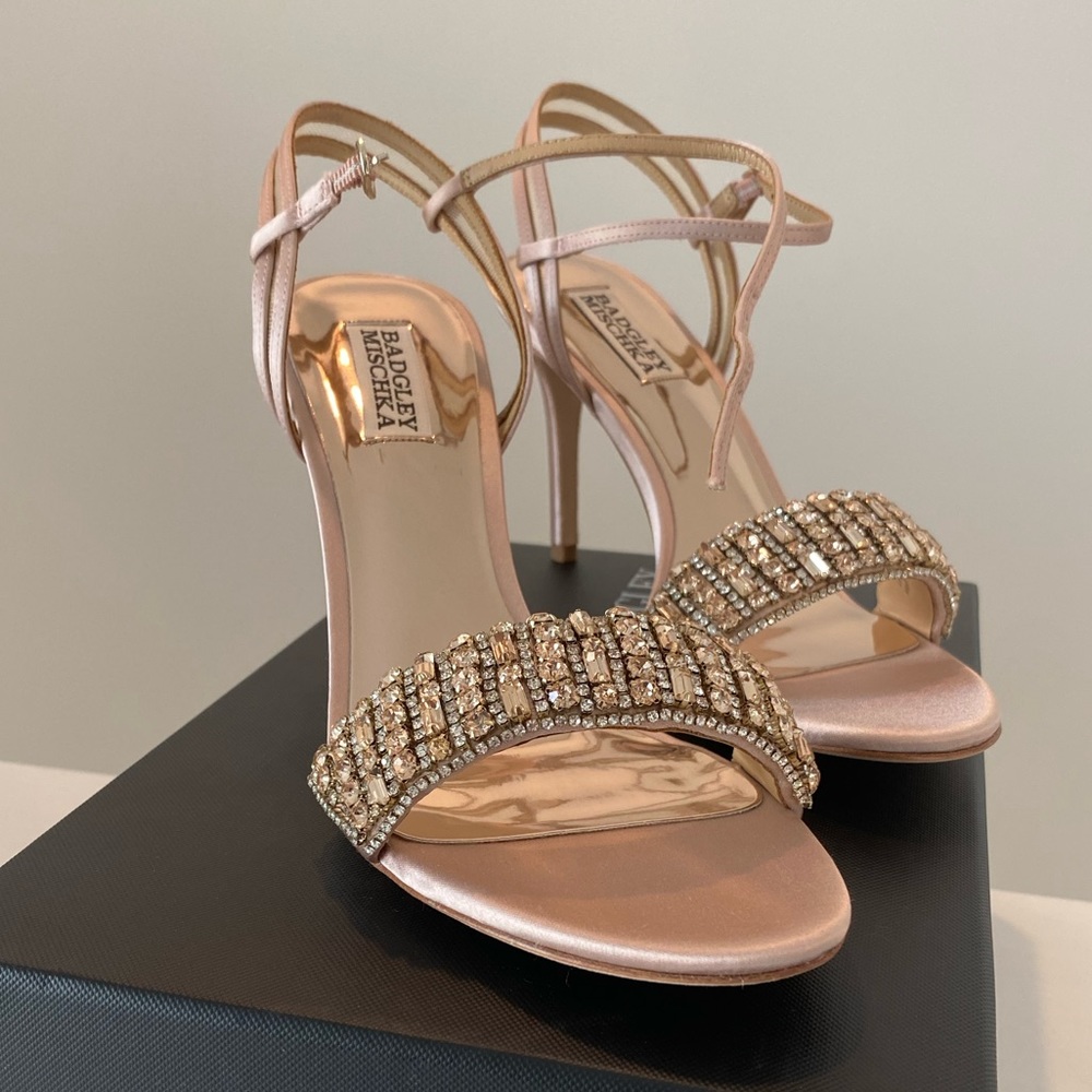 NWT Badgley Mischka Satin Powder Pink Strappt Heels, Jeweled, Size 9